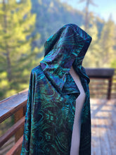 Meganeuropsis Velvet Hooded Pashmina