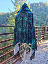 Meganeuropsis Velvet Hooded Pashmina
